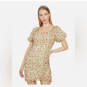 NWOT Astr Floral Puff Sleeve Dress